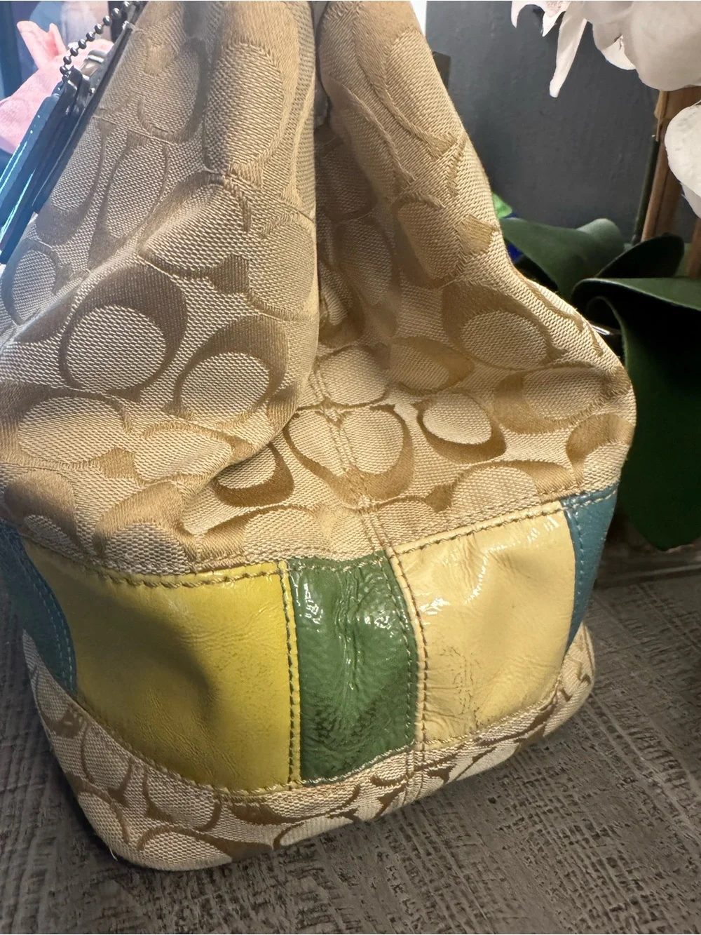 EUC Coach KISS LOCK Signature Canvas Tote with Multicolor Leather Patches 2 Tags